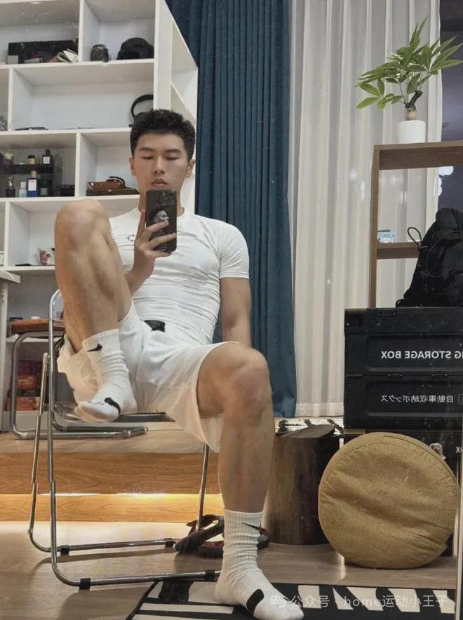 “白袜控” 的独特福利球王会男生白袜大赏：这是(图13)