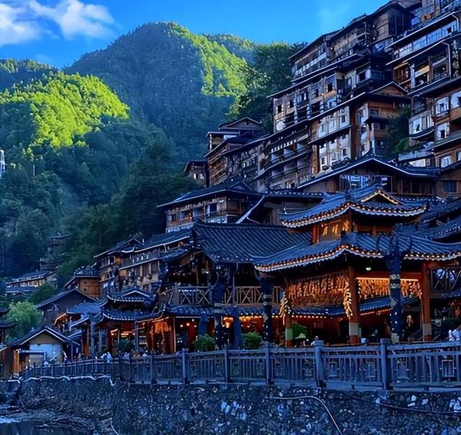 6日游路线+费用+精华景点+小贴士2025贵州超详细旅游攻略分享：(图3)