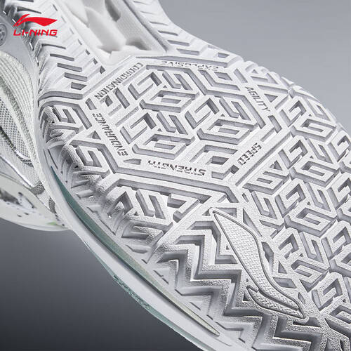 刃6篮球鞋助你一臂之力！释放你的篮球潜能李宁利